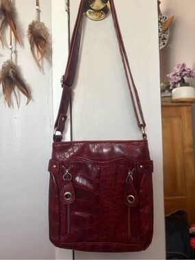 Women’s Croc-Embossed Red Crossbody Bag